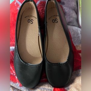 Girls black flats